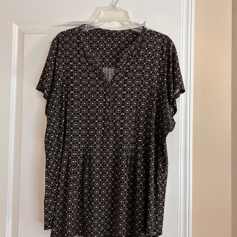 Roz & Ali Black Bell Sleeve Blouse with Relaxed Fit